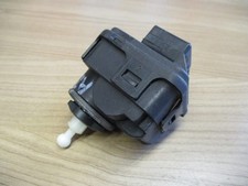 Stellmotor Scheinwerfer Audi A3 S3 8L A6 4B VW Passat 3B 3BG 8L0941295 HELLA