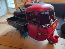 Ape Rot Metall Und Kunststoff