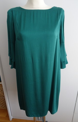 Grünes kleid mit volant von - grünes,