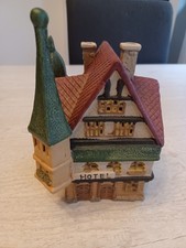 Wurm Lichthaus / Hotel aus Porzellan  dekorativ 