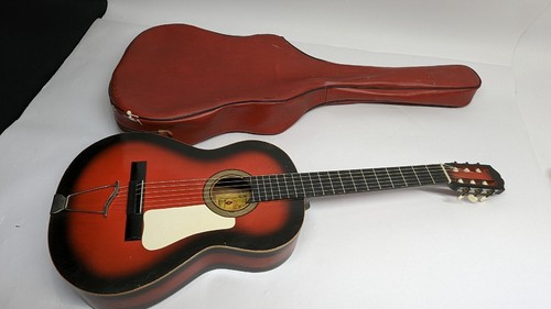 Alhambra classical guitar 1971 - guitar,