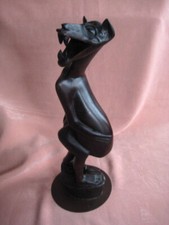 Afrikanische Kunst Makonde Skulptur aus Ebenholz  Geisterwesen Frau m. Tier Kopf