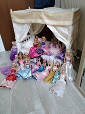 Altes  weißes Himmelbett