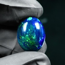 5,85 ct schwarzer Opal