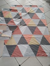 2 Garnituren Bettwäsche