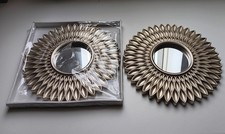 Hübsche kleine Wandspiegel, 2 Stück, neu, Blumen-Sonnen-Form