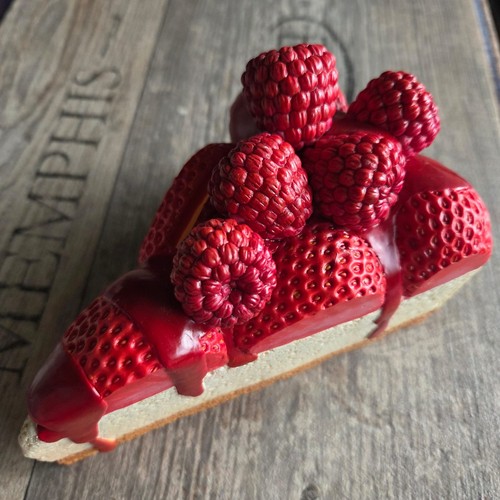 Erdbeerkuchen attrappe fake - erdbeerkuchen,