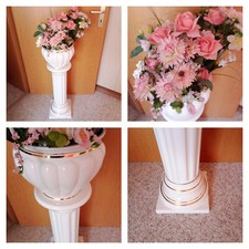 WEISSE KERAMIK BLUMENSÄULE MIT TOPF UND KUNSTBLUMEN  Höhe ca. 85 cm ca. 6 kg