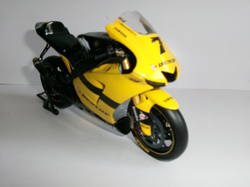 Carlos checa yamaha yzr m1 - #7,