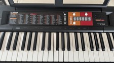 Yamaha Digital Keyboard PSR-F51, Schwarz