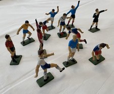12 Starlux Fußballfiguren