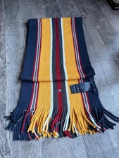 Tommy Hilfiger Schal mit Fransen und einem Streifenmuster