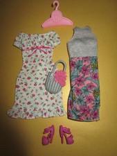 364) ZWEI SOMMERKLEIDER+HOHE