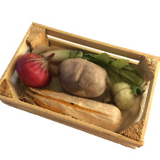 Gemüsekörbchen mit Gemüse zur DEKO Mais Zwiebel Salat mit Holz Korb