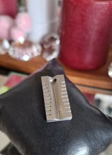 Magnetschmuck, markanter