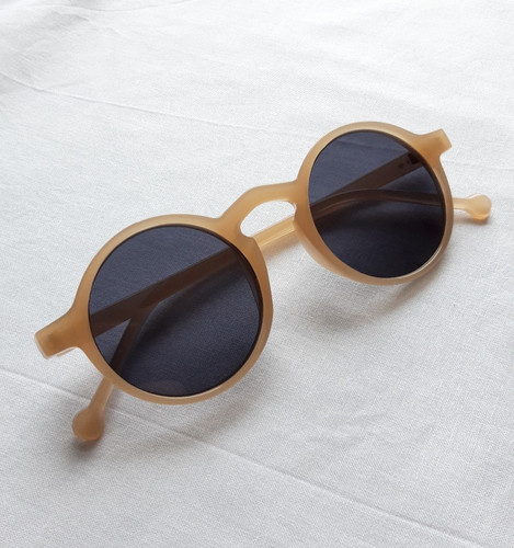 Yacht butterscotch grau - yacht,