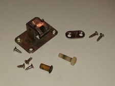 Schließe (für Plattenspielerdeckel) aus Nordmende Phono Super CH=308/8