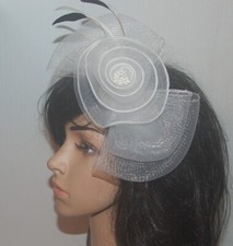 Fascinator Headpiece Brautschmuck Feder Feather Haarkamm creme Kamm Clip