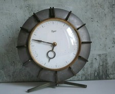 Uhr Urgos SELTEN D16 Metall messing Standuhr alt Krähenfuß space age modernist 