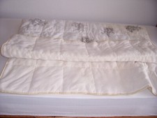 2 Steppdecken aus reiner Schurwolle aus Nachlass