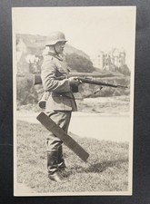 Foto Wk2 Wehrmacht Soldat Portrait Feldgrau Gewehr Stahlhelm Waffe Gasmaske K98
