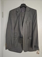 Grau gestreifter herren anzug - gestreifter, herren-anzug