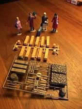 Figuren und Deko für LGB