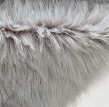 Kunstfell Teppich Fellform hellgrau 60 x 180 cm Flausch Teppich Flor 60 mm