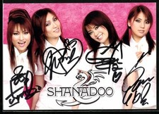Ansichtskarte Musikerinnen der Band shanadoo in weißen Hemden, Autogramme 