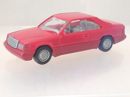 Mercedes 300 w124 rot - ce,