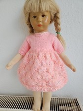 Gestricktes Puppenkleid