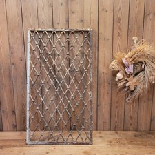 altes Fenstergitter