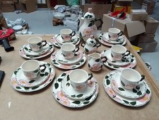 Villeroy Boch Wildrose Kaffeegeschirr für 8 Personen Sehr Gut Erhalten