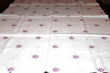 Tafeldecken 2-Stück 1,60 x 0,95 m cremefarben Damast Stickerei Stopfstelle HB209