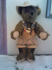 Steiff Teddy Bär 000447 Classic Bär 34 cm. mit Lederhose und Hut