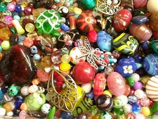 Glasperlen Mix-Konvolut  2kg Glasperlen/Acryl/Metall/Böhmische Perlen bunter Mix