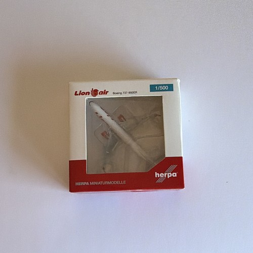 Herpa wings 500 527996 - wings, lion