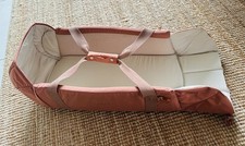 liewood Amber Nestchen Tragehilfe, passt in den Kinderwagen 