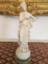 Alabaster Skulptur Dame im
