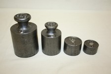 4 Stück / Alte " EISEN - GEWICHTE / 1 KG - 500 G - 200 G - 100 G "