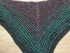 Schultertuch-Schal-Dreieckstuch/anthrazit/smaragdgrün/beere/handgestrickt /Neu