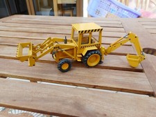 Massey Ferfuson Baggerlader 50 D ELITE, mit Ladeklappschaufel und Heckbagger.