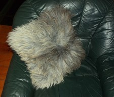 Heidschnuckenfell  Kissen aus echt Lammfell Grau pflanzliche Gerbung NEU