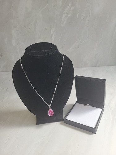 Hergestellt mit swarovski - hergestellt,