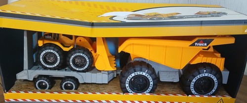 Truck mit tieflader und - truck,