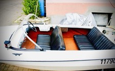 Kleines gepflegtes Motorboot