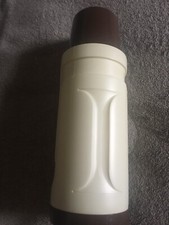 Thermoskanne Isolierkanne Vintage 70er 80er Jahre Kunststoff beige braun
