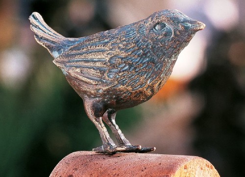 Bronzefigur vogel zaunkönig - bronzefigur,