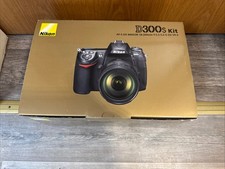 Nikon D300S & Nikkor 18-200mm F/3.5-5.6 G ED VR II
