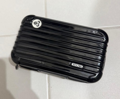 Rimowa thai airways first - thai,